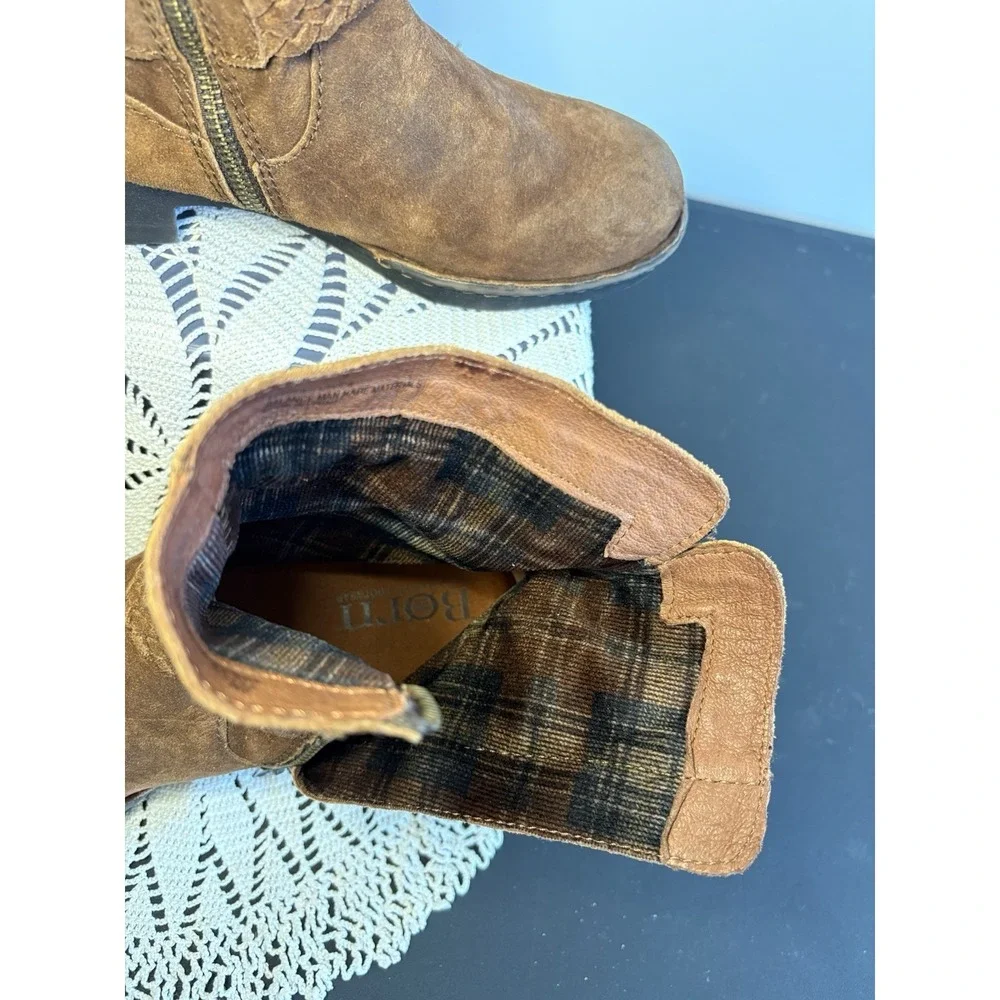 Size 9 BORN OUVEA Zip Boot Rust Brown Distress Suede Braided Tassle-pre Owned